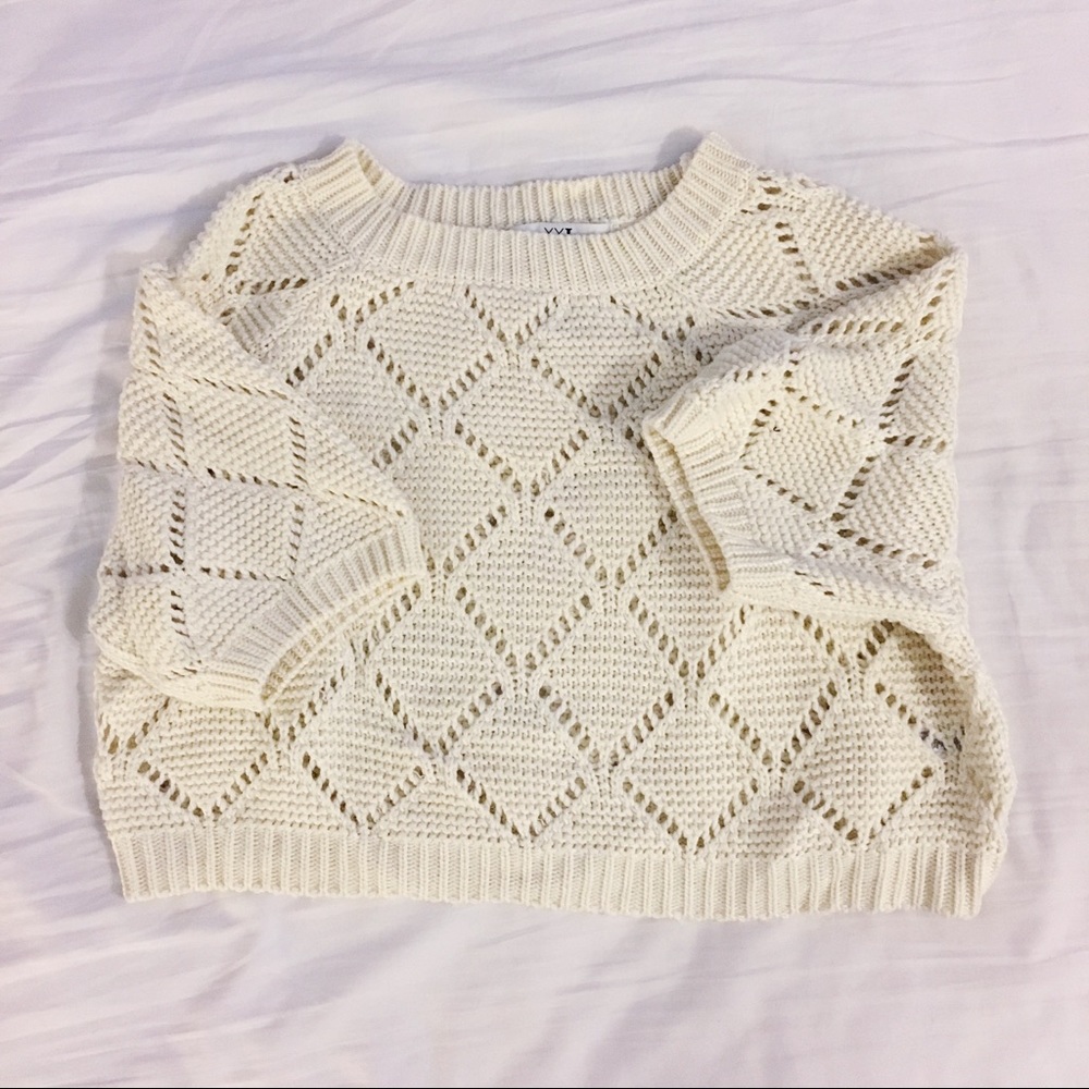 Cropped off white knit sweater